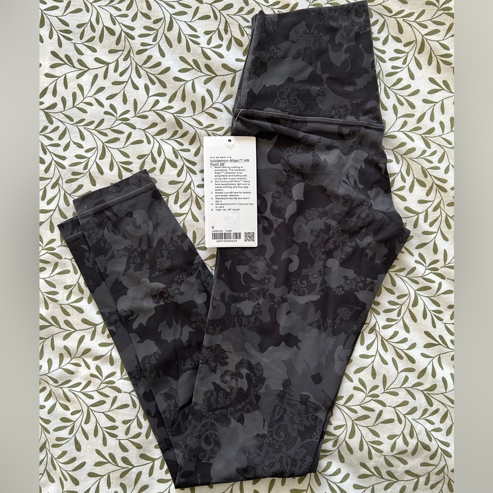 NWT lululemon aligns. Size 6.